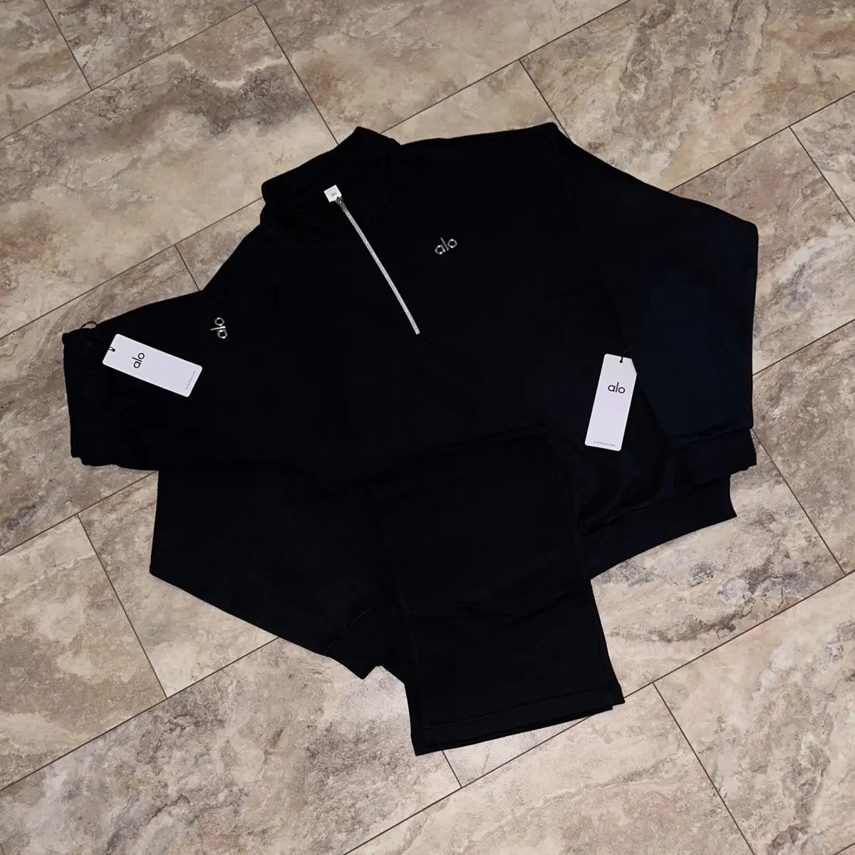 Alo Yoga Accolade Quarter Zip & Sweatpants Set Black